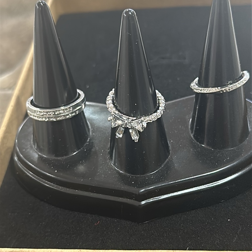 Elegant Silver Ring Set of 3 with Bow Design